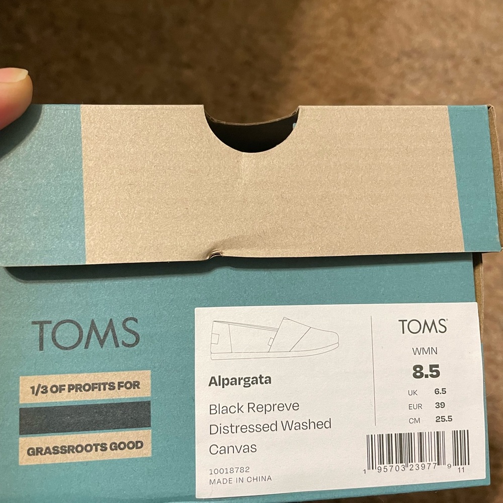 Sz 8.5 Toms Alpargata Black Repreve Distressed Washed Canvas shoes. New in Box.